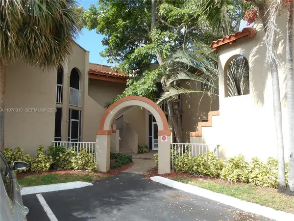 301 SW 86th Ave #102, Pembroke Pines, FL 33025