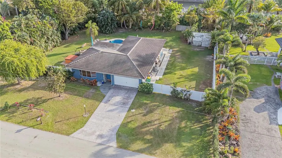 11400 Tara Dr, Plantation, FL 33325 - #2