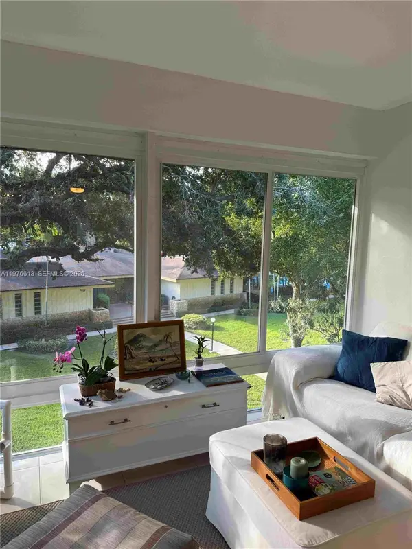 5141 W Oakland Park Blvd #311, Lauderdale Lakes, FL 33313