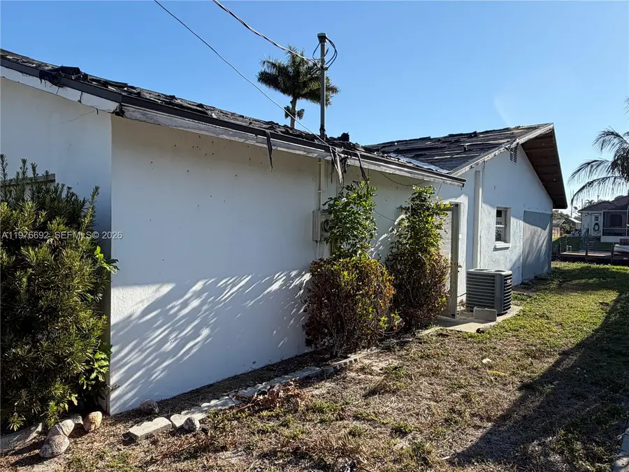 4945 Sorrento Ct, Cape Coral, FL 33904 - #2