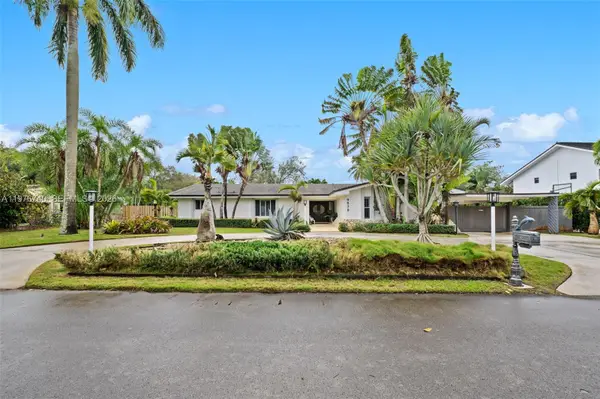 9838 SW 94th Ter, Miami, FL 33176