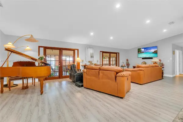 18201 SW 87th Ave, Palmetto Bay, FL 33157