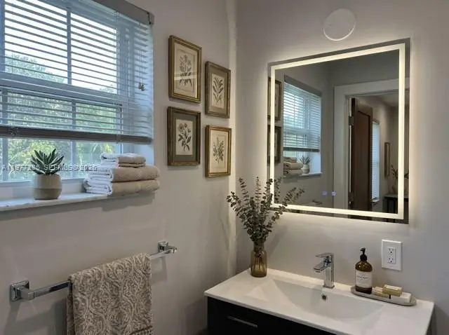 1500 NE 137th St, North Miami, FL 33161 - #3