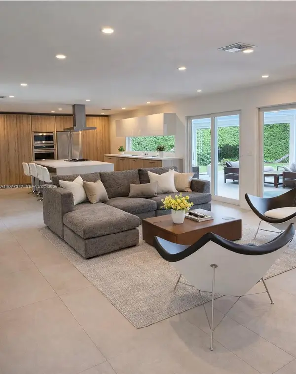 21015 NE 19th Ct, Miami, FL 33179