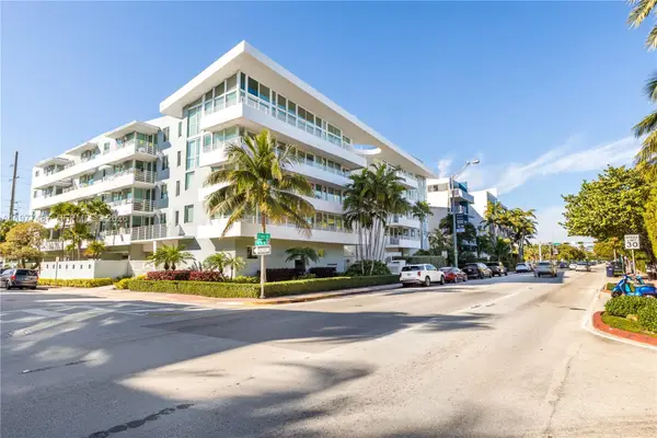 7800 Collins Ave #302, Miami Beach, FL 33141