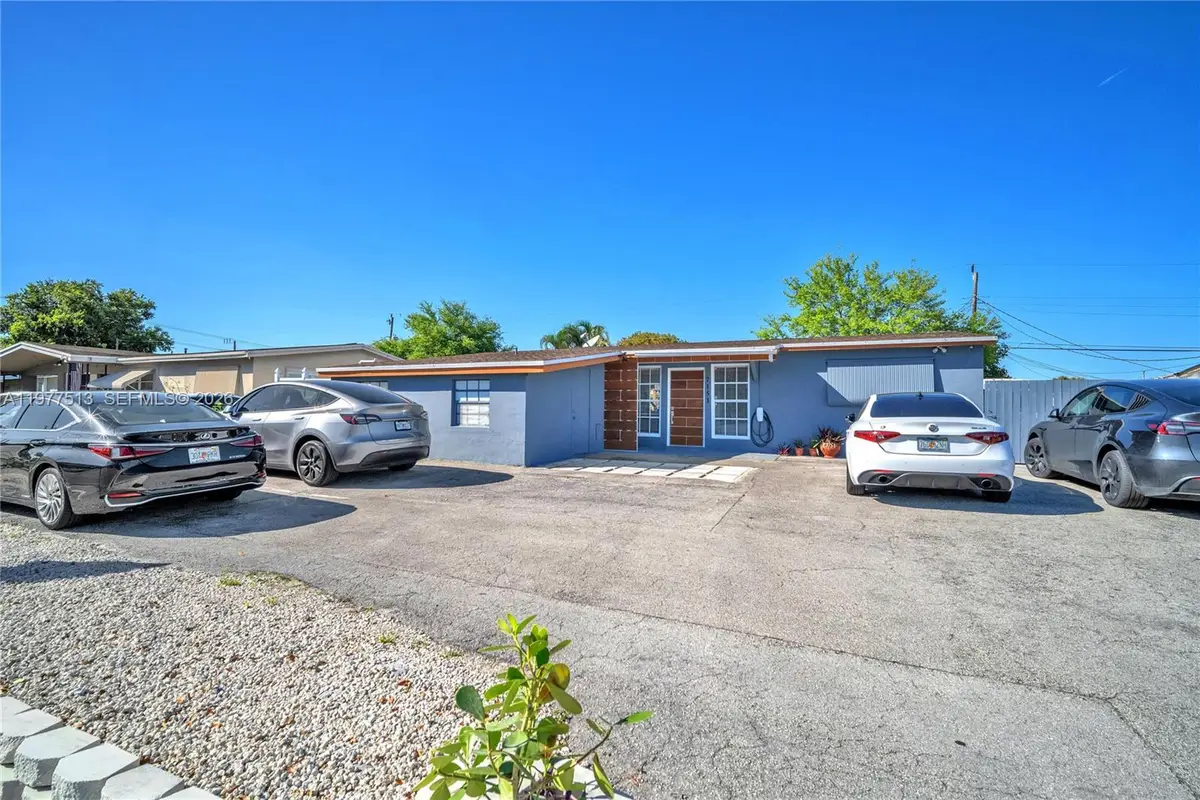 7151 Taft St, Hollywood, FL 33024 - #1