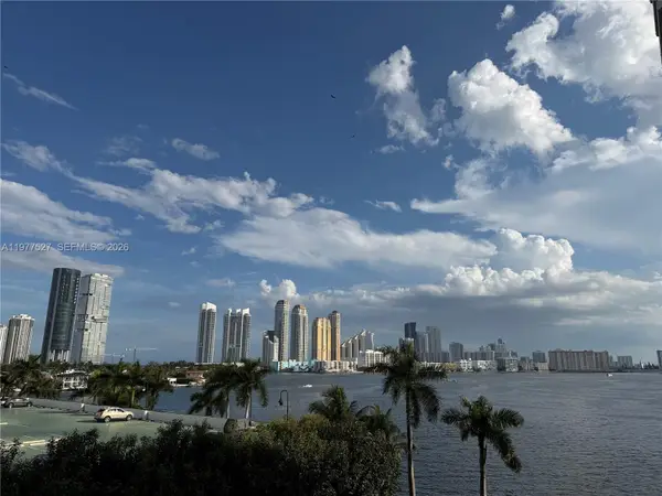 3600 Mystic Pointe Dr #615, Aventura, FL 33180