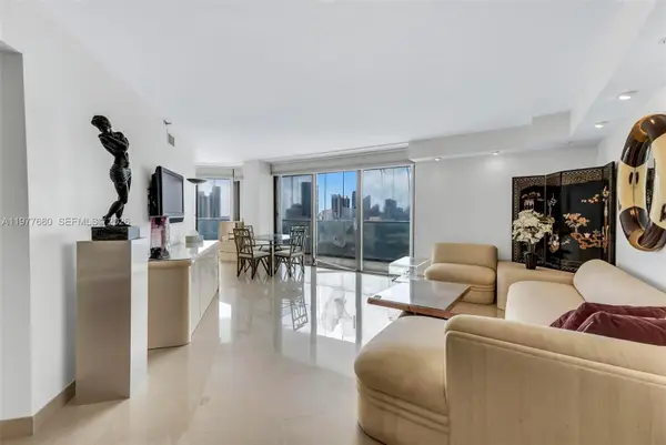 19707 Turnberry Way #22G, Aventura, FL 33180