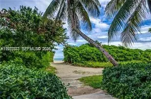 5555 Collins Ave #15W, Miami Beach, FL 33140