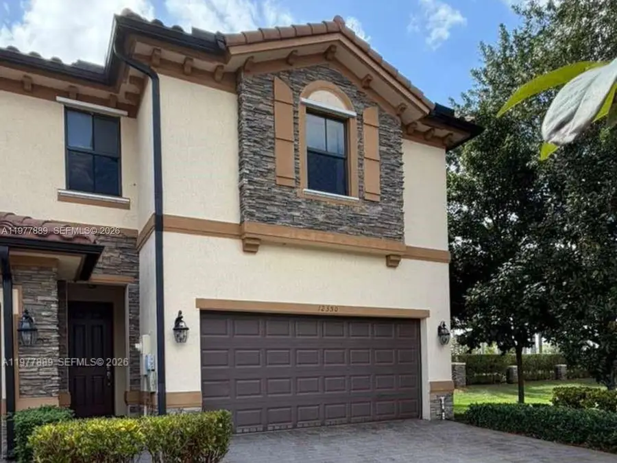 12350 S Village Cir, Davie, FL 33325 - #2