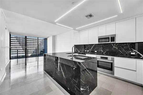 88 SW 7th St #806, Miami, FL 33130