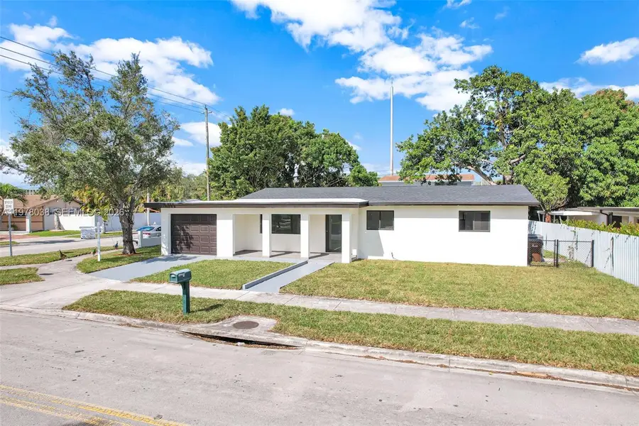 695 W 73 Pl, Hialeah, FL 33014 - #2