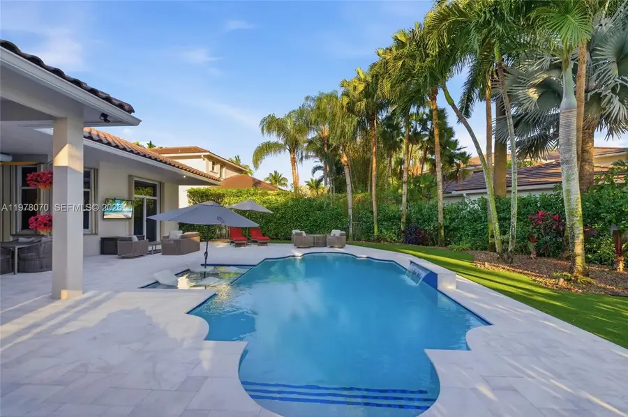 1397 Victoria Isle Dr, Weston, FL 33327 - #2