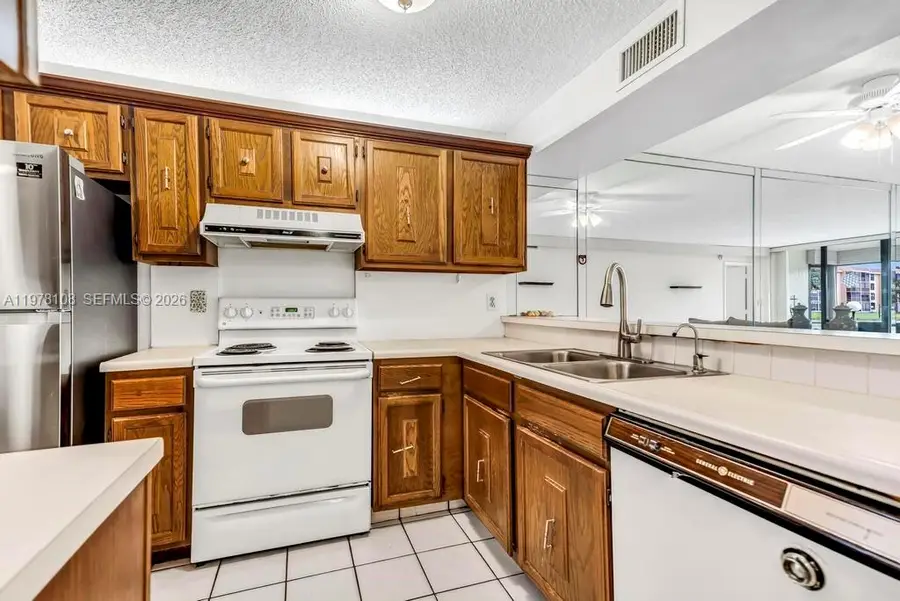 5802 Coral Lake Dr #102, Margate, FL 33063 - #3