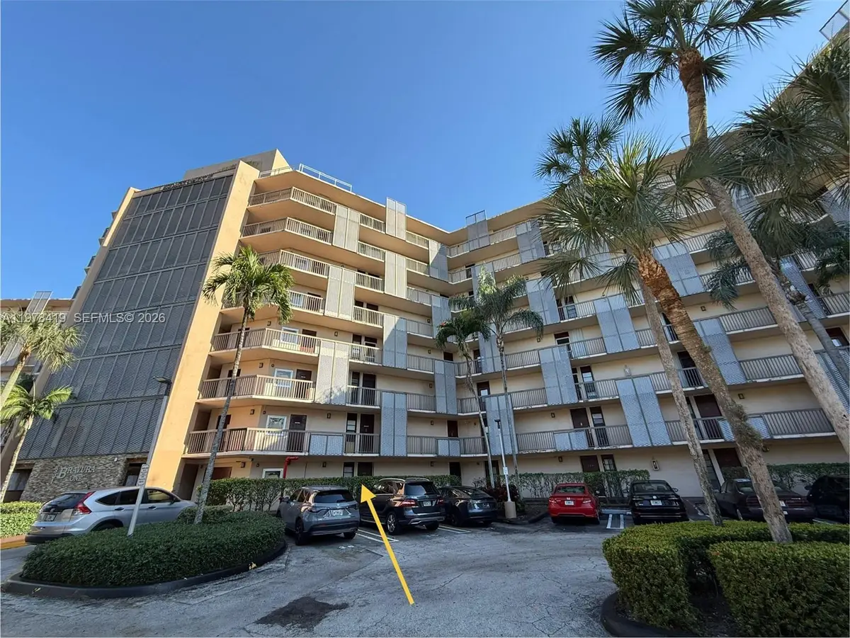 3301 N Country Club Dr #106, Aventura, FL 33180 - #1