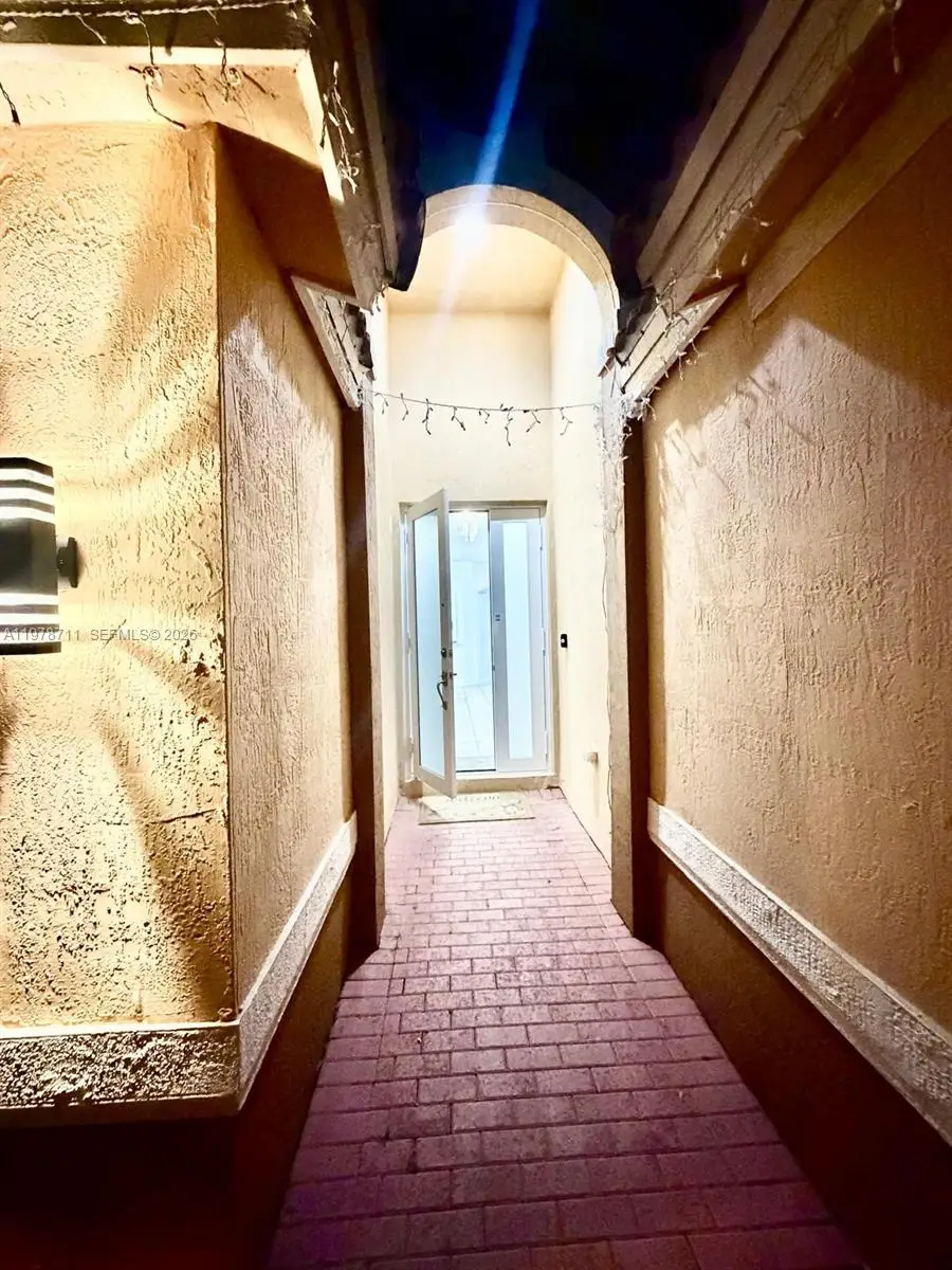 522 NE 20th Ave, Homestead, FL 33033 - #2