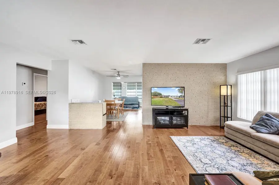 4621 NE 2nd Ave, Oakland Park, FL 33334 - #2