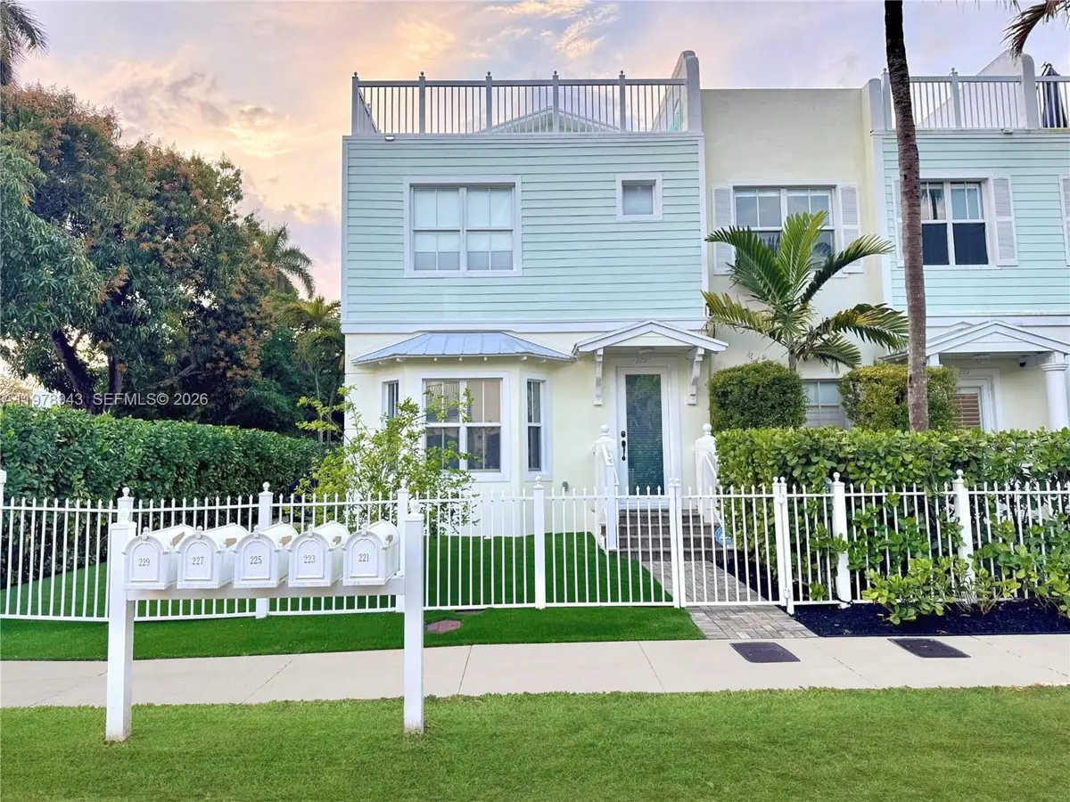 229 SW 9th Ave, Fort Lauderdale, FL 33312 - #1