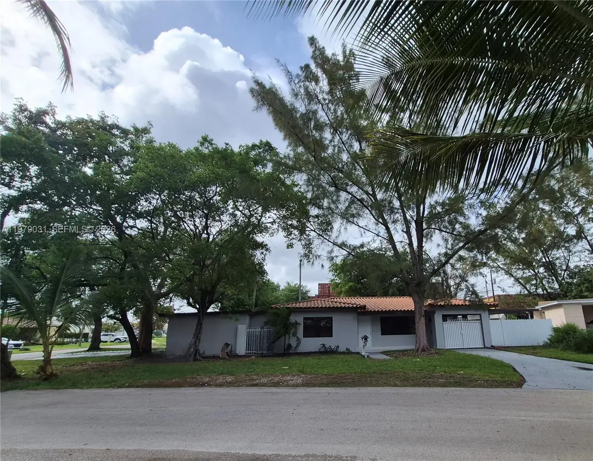 2121 NW 14th St, Miami, FL 33125 - #1