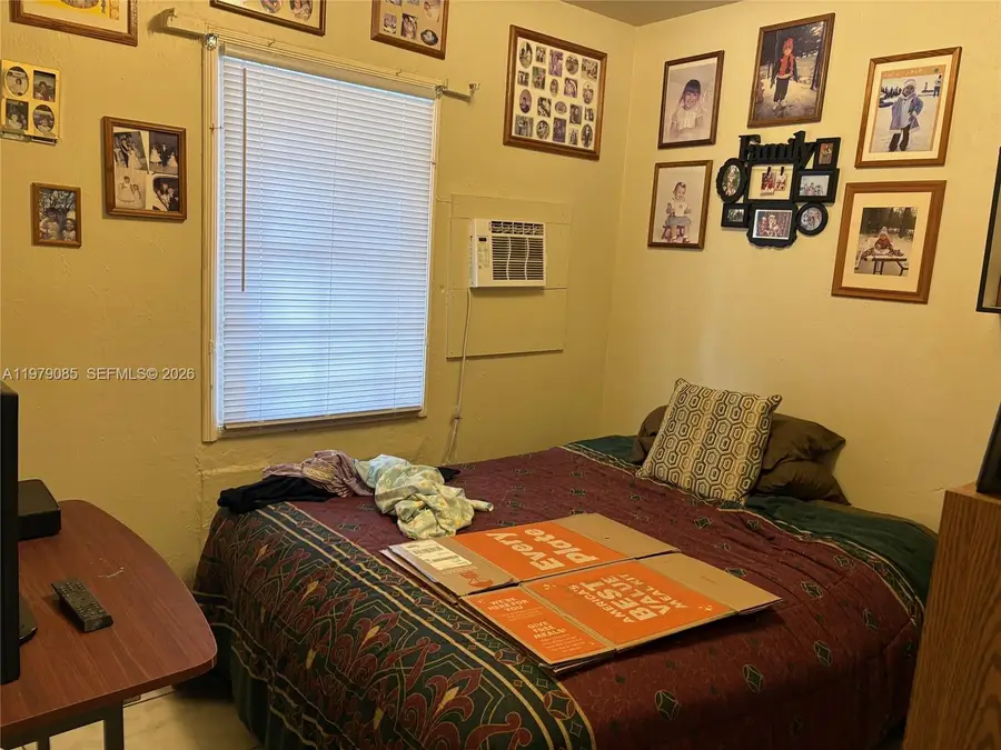 740 NE 4th Pl, Hialeah, FL 33010 - #3