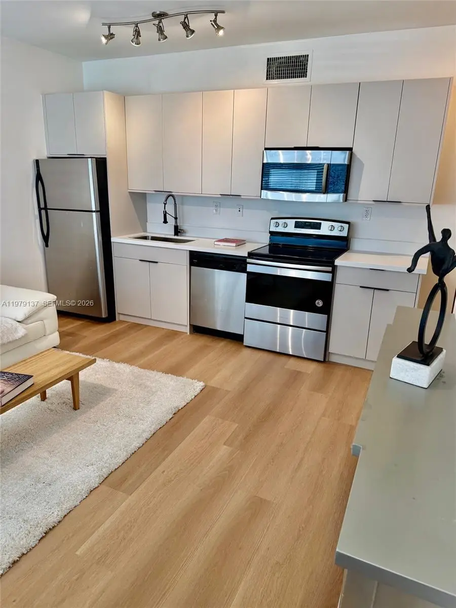 611 11th St #104, Miami Beach, FL 33139 - #3