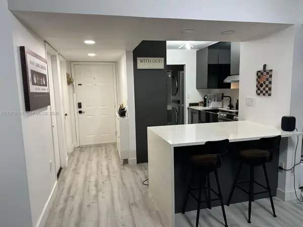 931 NE 199th St #102-22, Miami, FL 33179