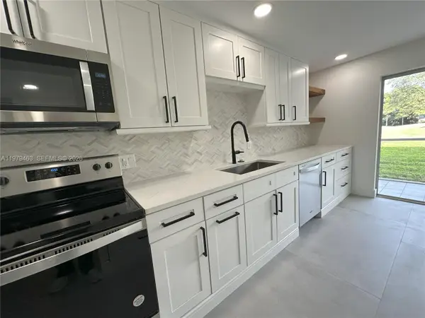 9470 Tangerine Pl #109, Davie, FL 33324