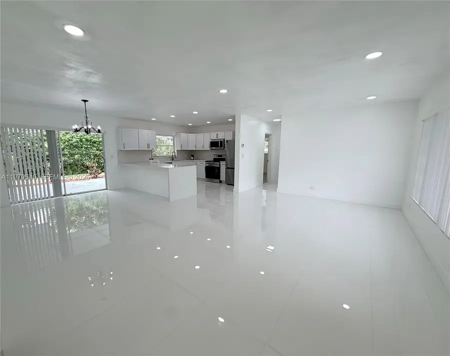 7150 SW 5th Ct, Pembroke Pines, FL 33023 - #3