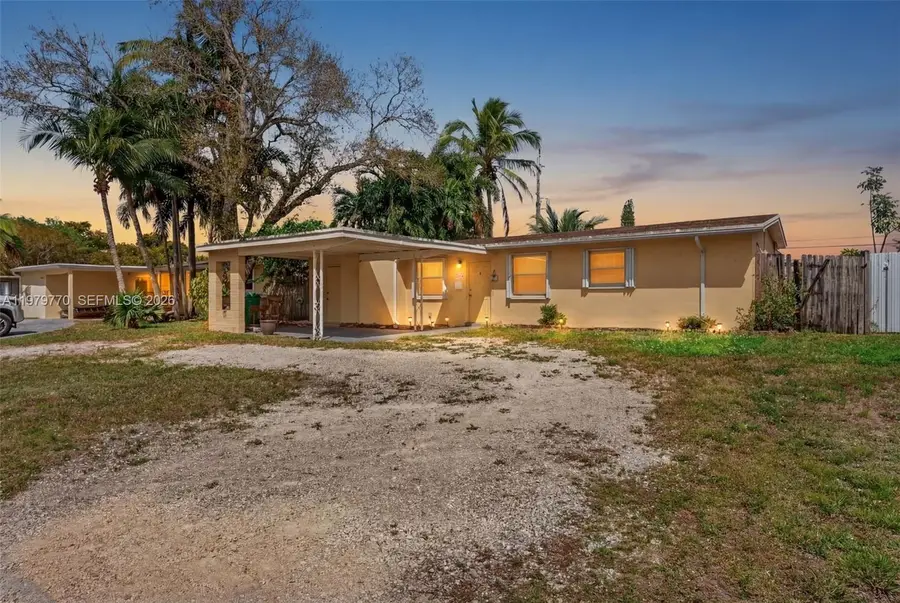 7761 NW 36th St, Davie, FL 33024 - #2