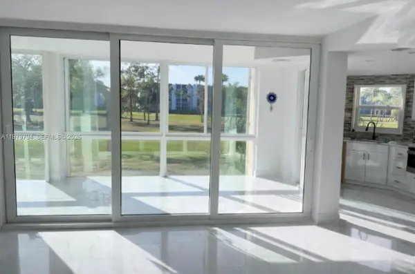 3661 Via Poinciana #206, Lake Worth, FL 33467