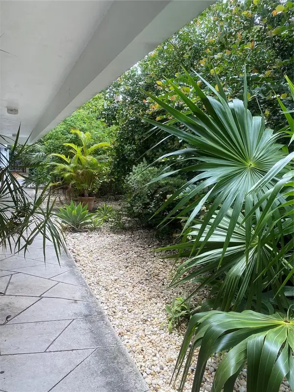 221 Meridian Ave #305, Miami Beach, FL 33139