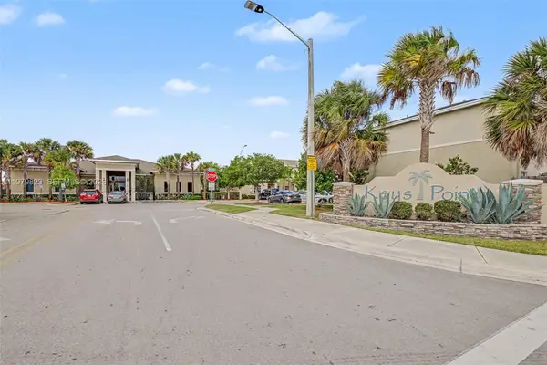 445 NE 4th St, Florida City, FL 33034