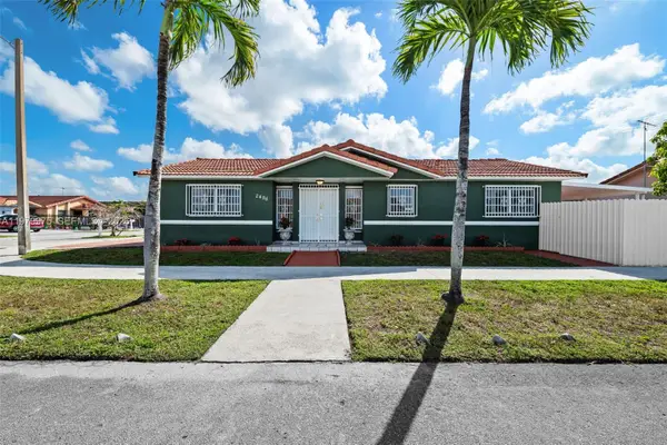 2496 W 70th Pl, Hialeah, FL 33016