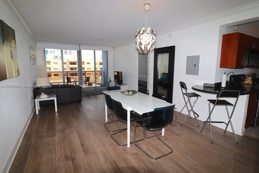 401 69th St #404, Miami Beach, FL 33141 - #2