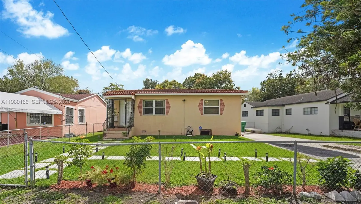 560 NW 97th St, Miami, FL 33150 - #1