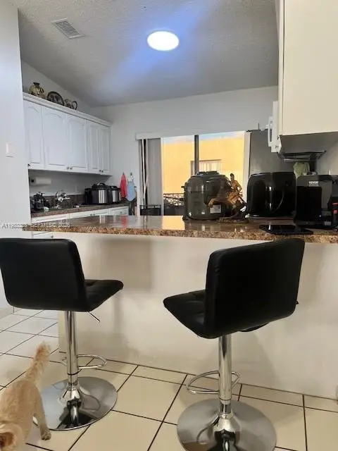 2815 W 76th St #202-17, Hialeah, FL 33018