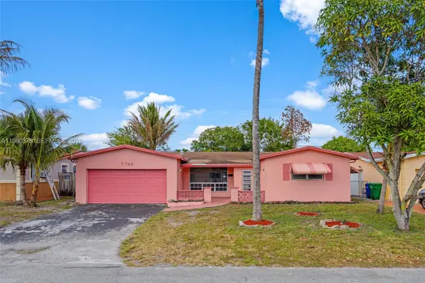 7749 Fairway Blvd, Miramar, FL 33023