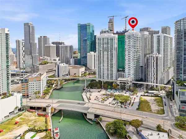 41 SE 5th St #2104, Miami, FL 33131