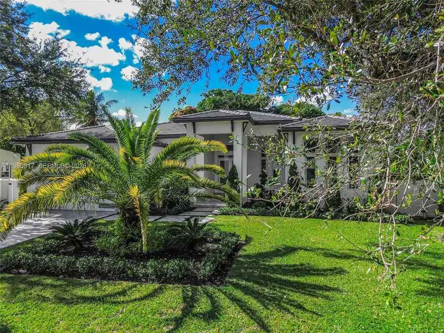 11412 NE 8th Ave, Biscayne Park, FL 33161 - #2