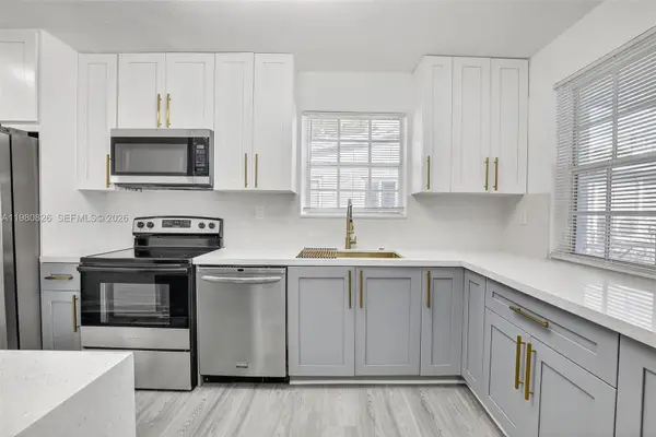 7120 Allen St, Hollywood, FL 33024