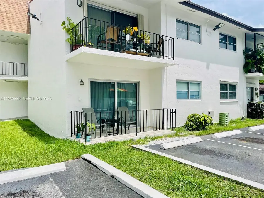 9520 SW 8th St #123, Miami, FL 33174 - #2