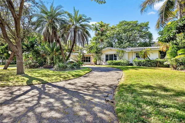 11890 SW 72nd Pl, Pinecrest, FL 33156