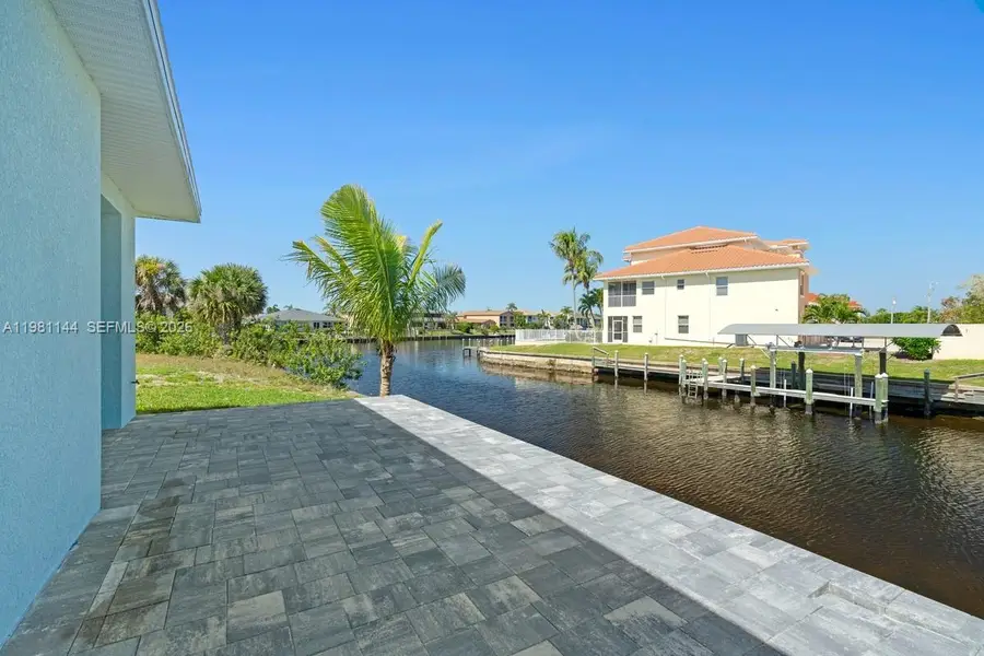 1105 SE 38 St, Cape Coral, FL 33904 - #2