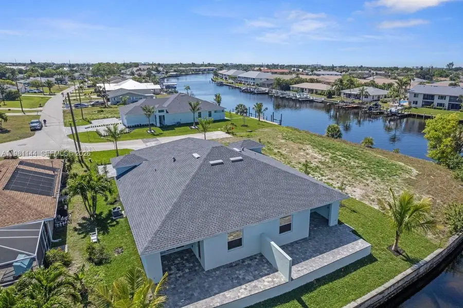 1105 SE 38 St, Cape Coral, FL 33904 - #3