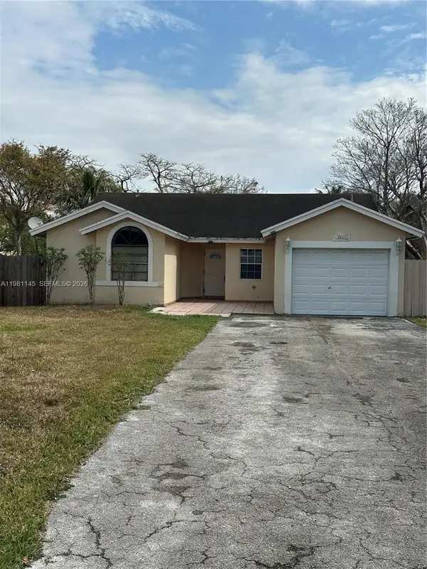 5861 SW 152nd Ct, Miami, FL 33193