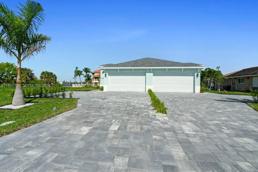 1107 SE 38 St, Cape Coral, FL 33904 - #3