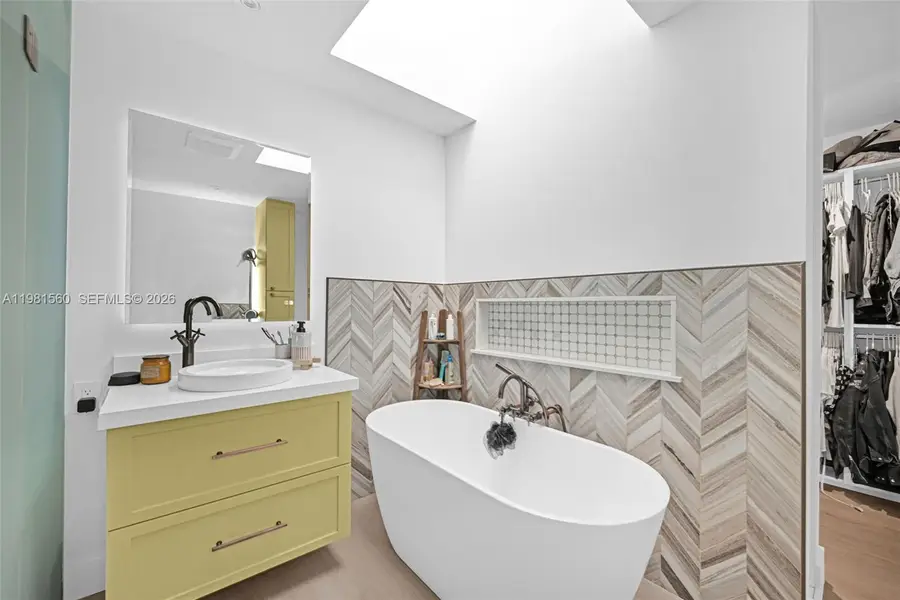 9300 E Calusa Club Dr, Miami, FL 33186 - #3