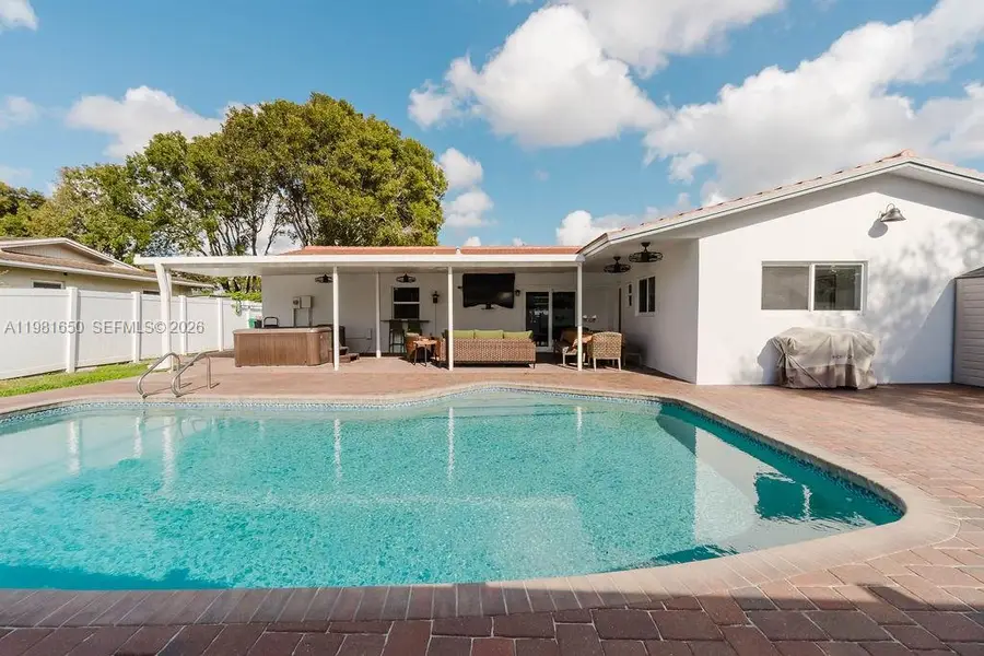 1710 NW 106th Ter, Pembroke Pines, FL 33026 - #2