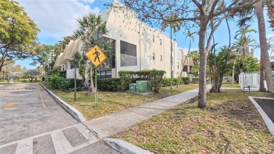 20300 W Country Club Dr #PH18-3, Aventura, FL 33180 - #3