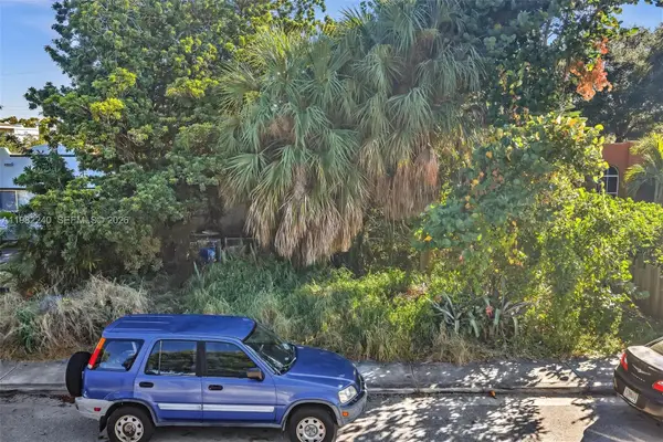 424 N J St, Lake Worth, FL 33460